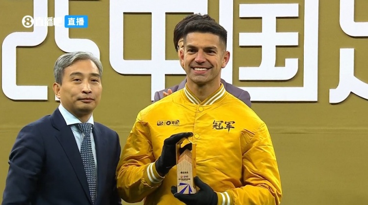  頭球貢獻(xiàn)絕殺，安德烈-路易斯當(dāng)選超級(jí)杯最佳球員