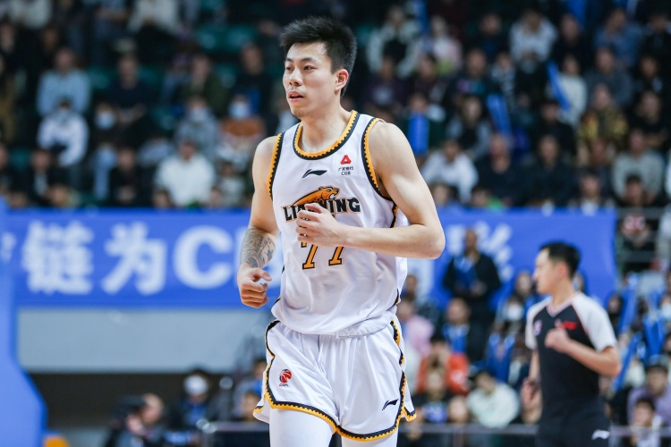  復(fù)出還要找狀態(tài)！張鎮(zhèn)麟半場6中1僅拿2分1板4助1斷