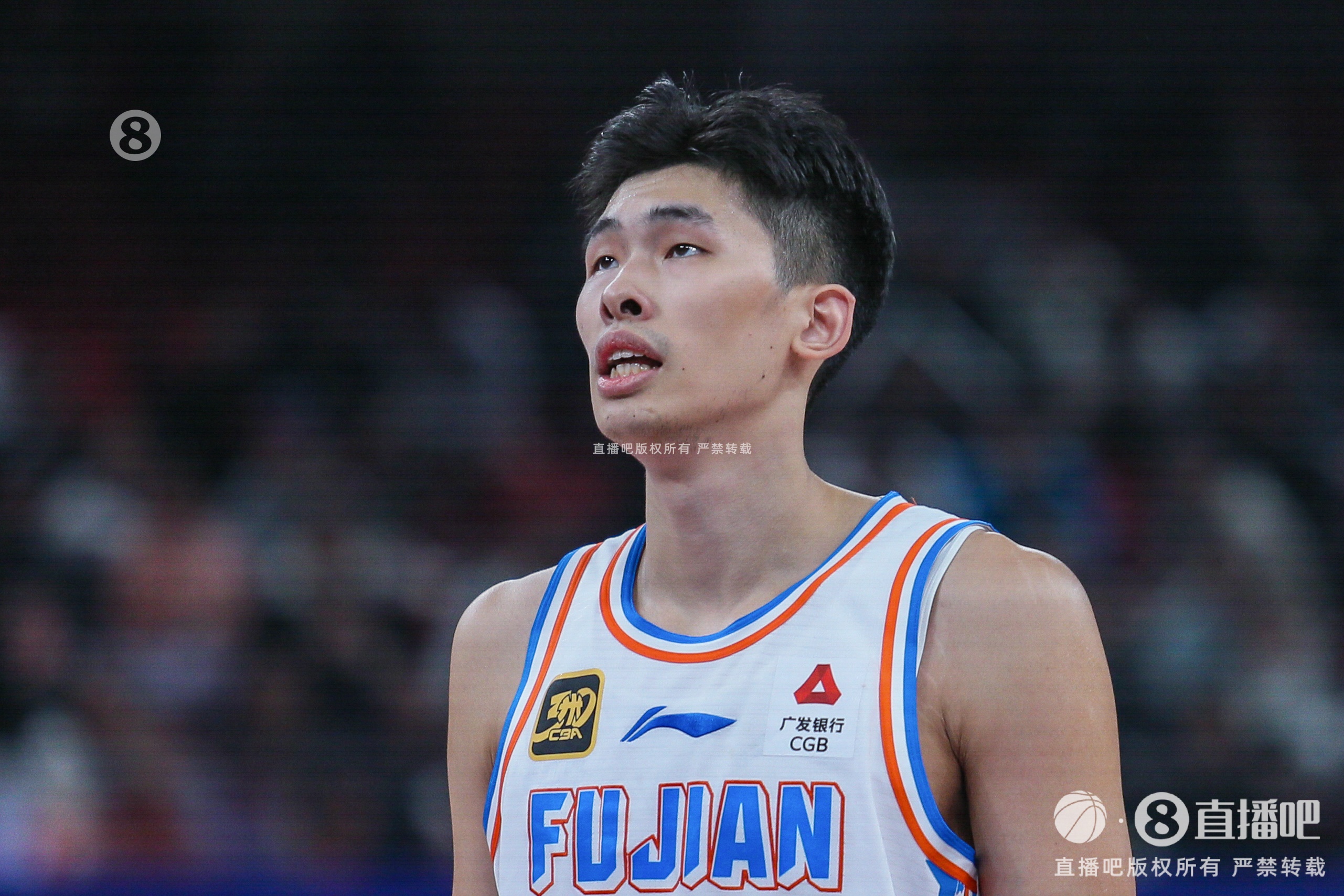  拼盡全力！鄒陽(yáng)打滿48分鐘14中7拿到25分5板3斷2帽 三分10中5