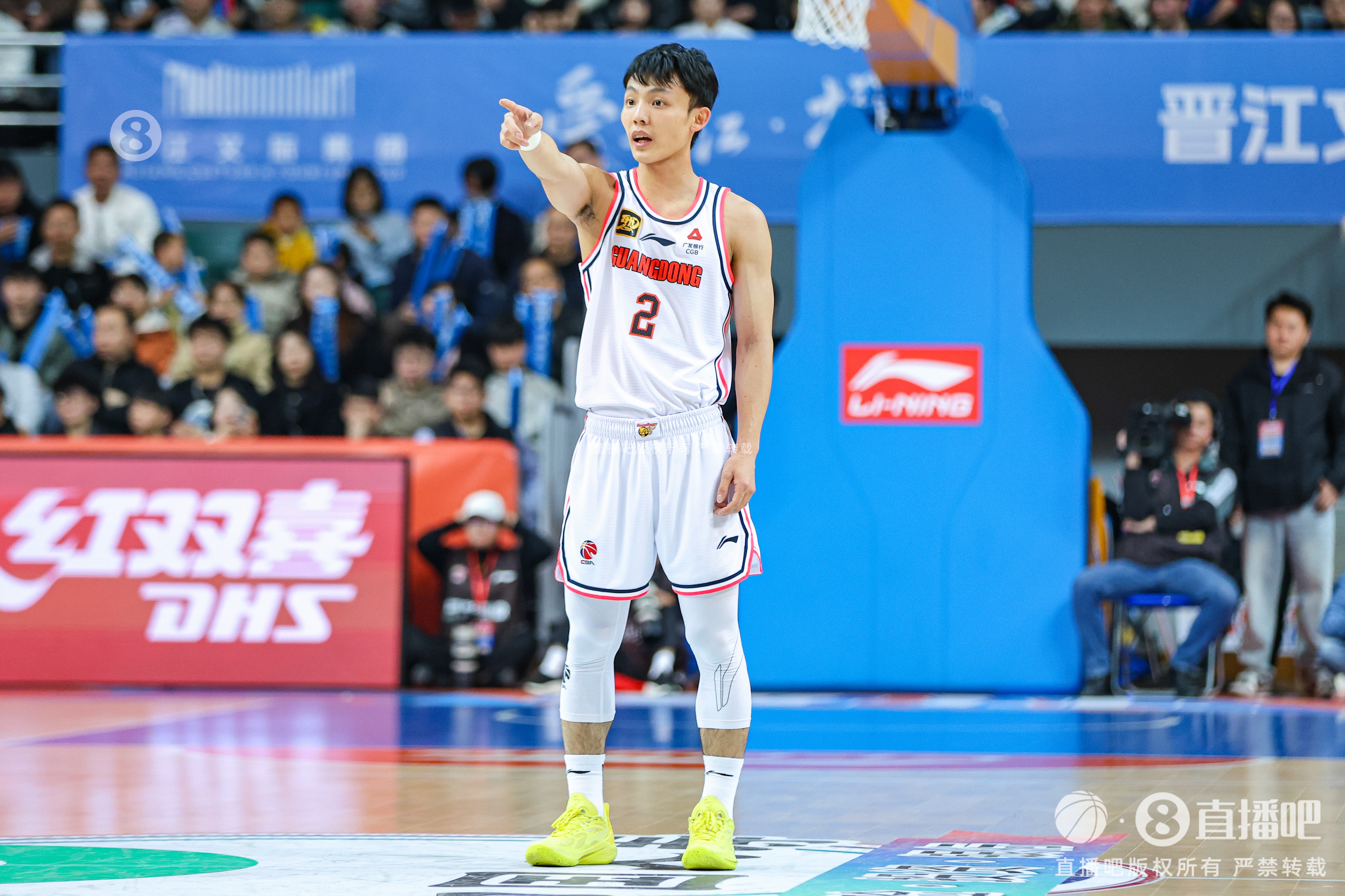  手熱！徐杰打滿首節(jié)5中4拿到10分2助 正負(fù)值+17