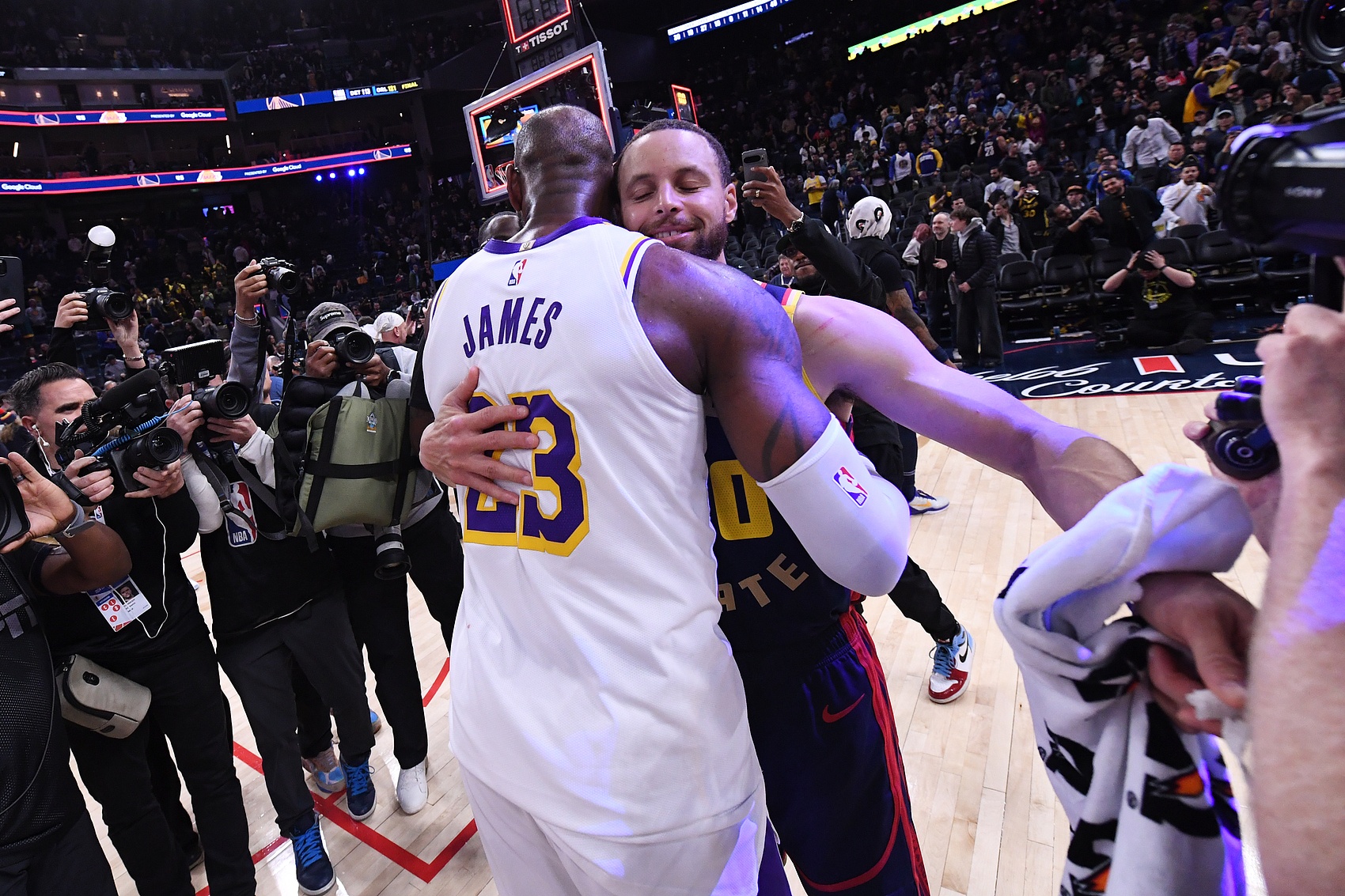  見證傳奇！詹姆斯庫里年滿36歲且同場均砍下35+ NBA歷史首對！