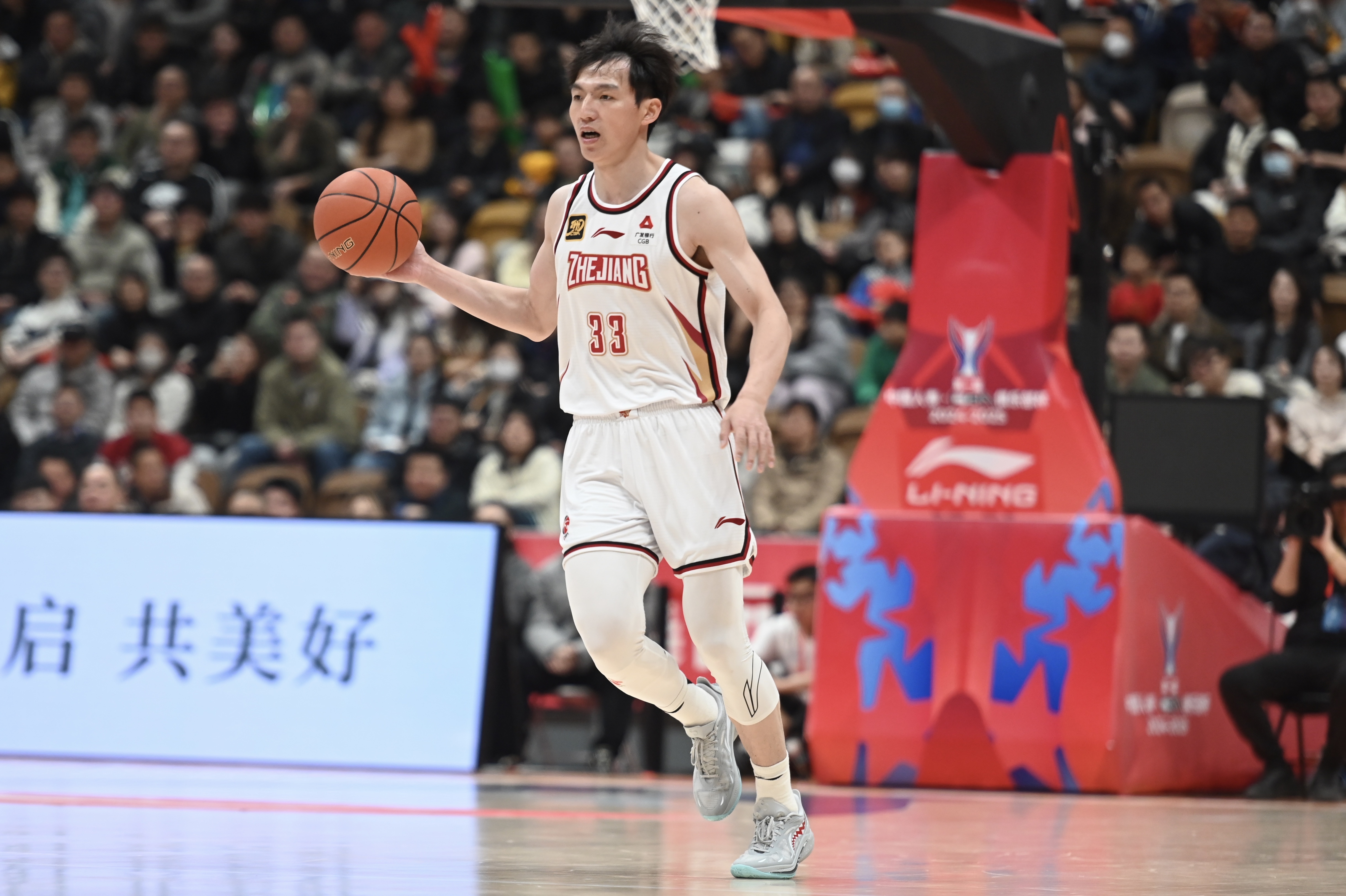  雙槍表現(xiàn)不錯！吳前和陸文博均9中5&三分合計15中7合砍30分