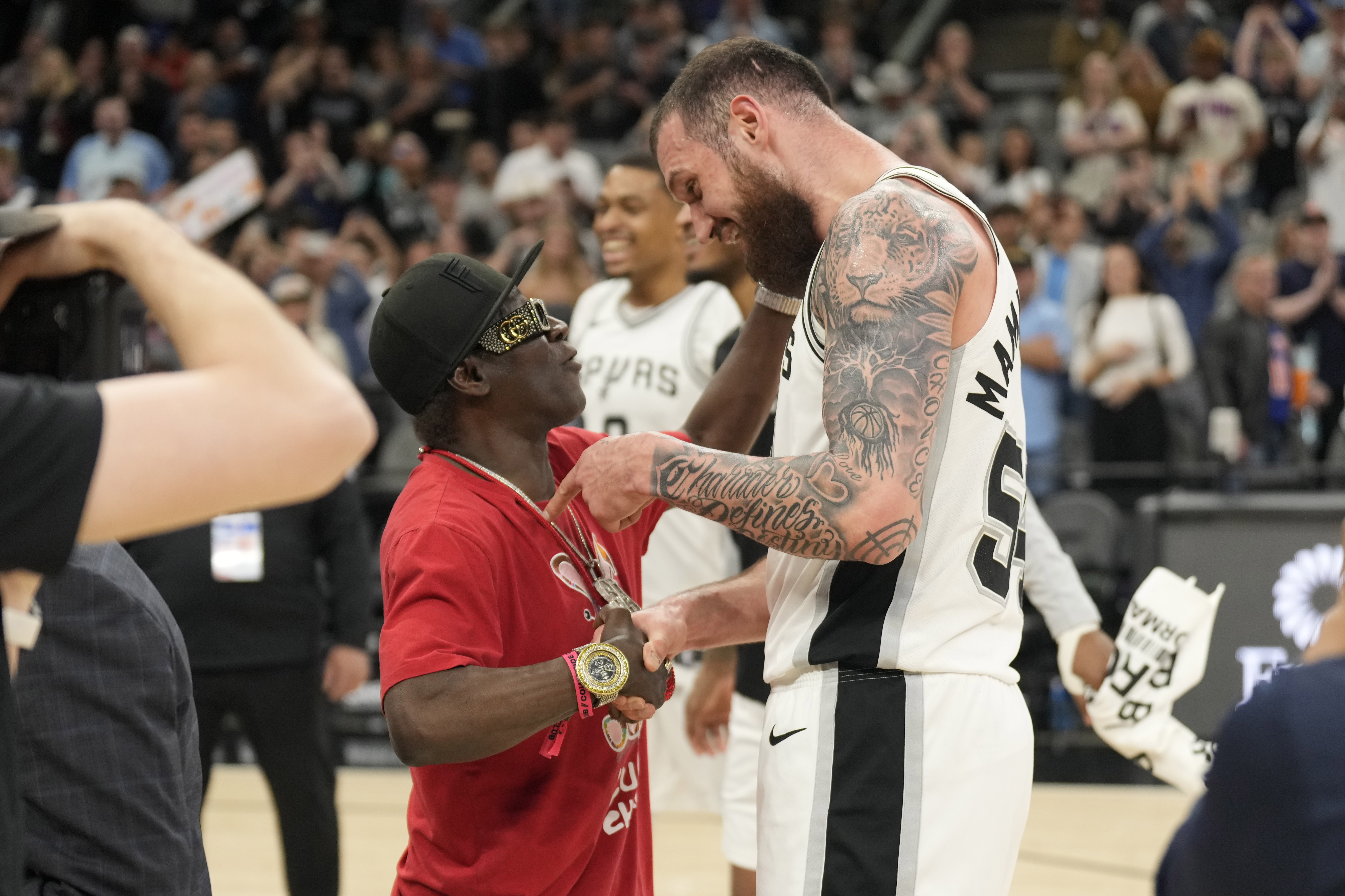  馬穆上場19分鐘就砍下34分！哈特：他能進入NBA是有原因的